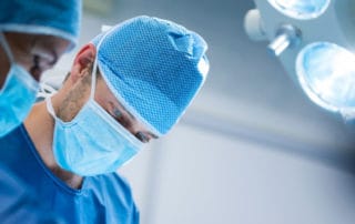 salario medio de un cirujano en España